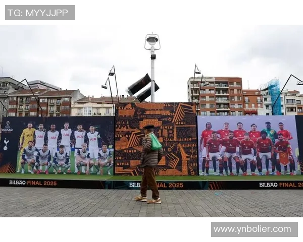 欧冠门票系统故障致数万球迷排队12小时苦等抢票机会