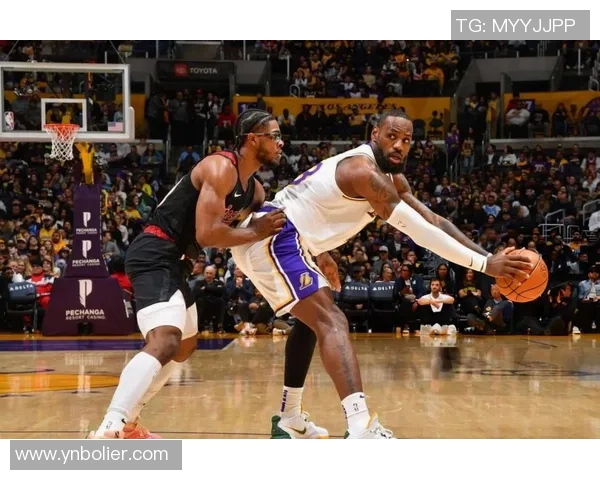 2020年雷霆与湖人对决回顾：一场激烈的季后赛较量与精彩瞬间解析